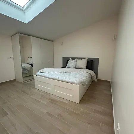 Neuf Apartment