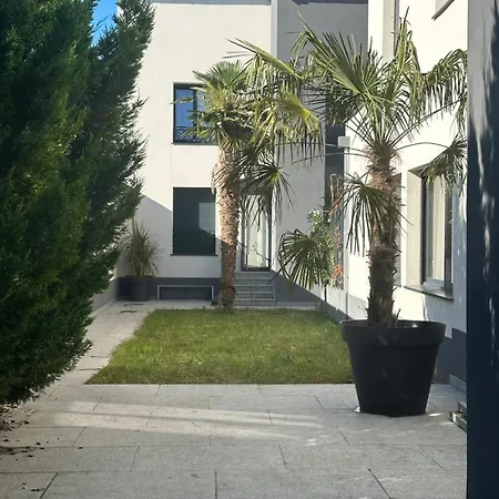 Neuf Apartment